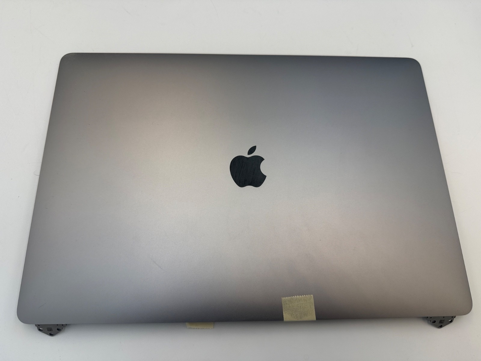 Apple MacBook Pro A1990 2018 15.4″ Retina LCD Screen EMC 3215 Gray Grade A