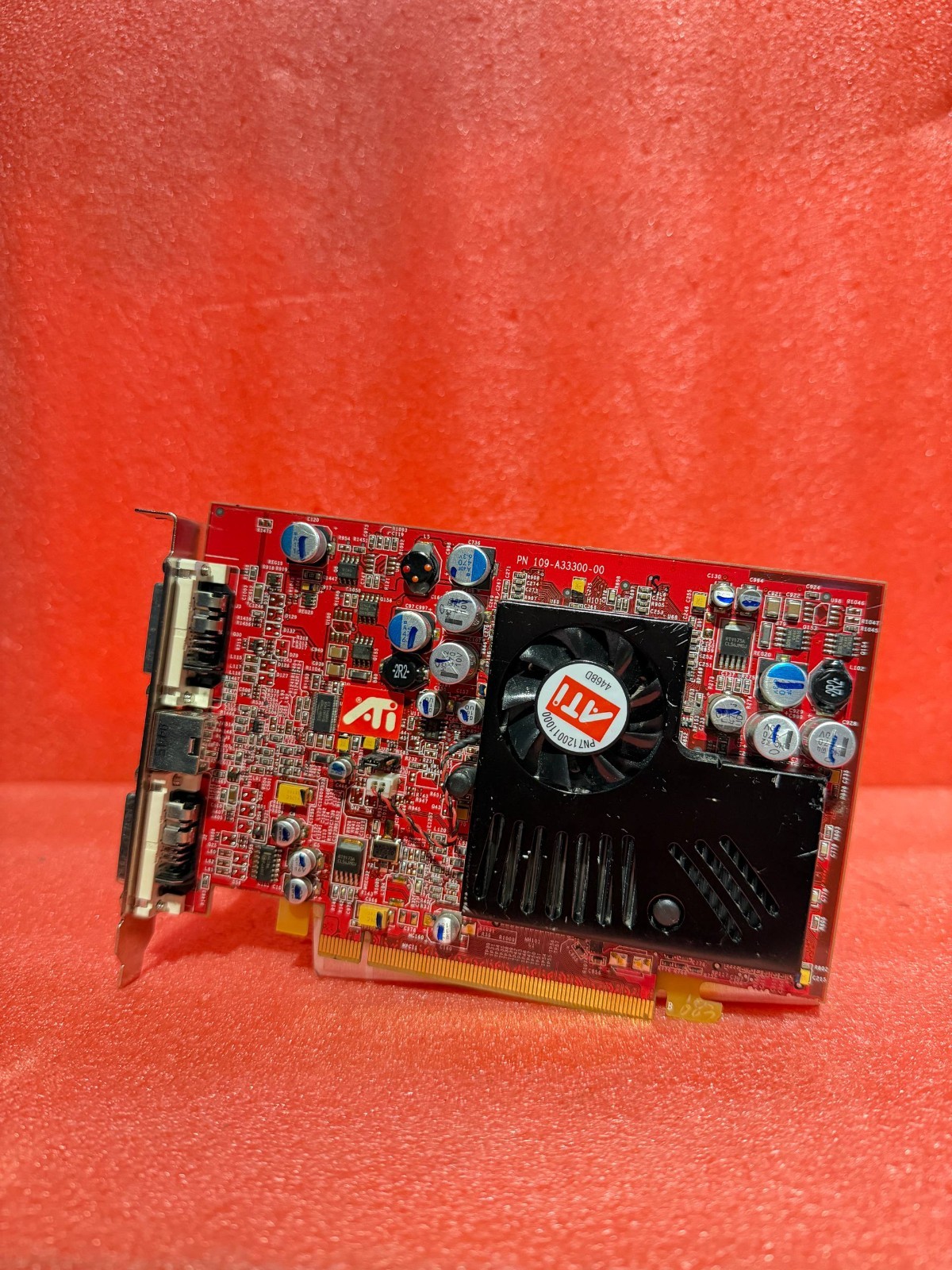 ATI Technologies 102A3330300 FireGLV3200 128Mb PCI-Express x16 Graphic Adapter
