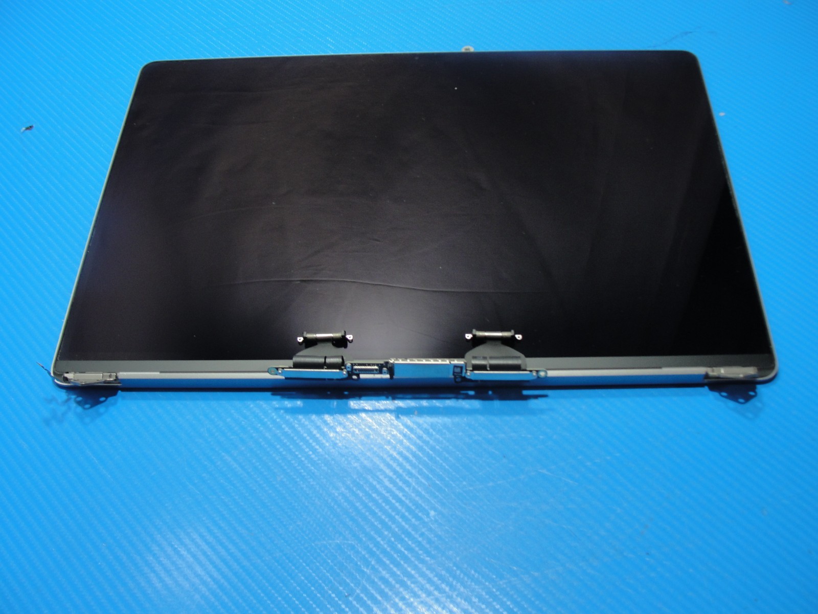 MacBook Pro A2141 16″ Late 2019 MVVL2LL LCD Screen Assembly Gray 661-14200