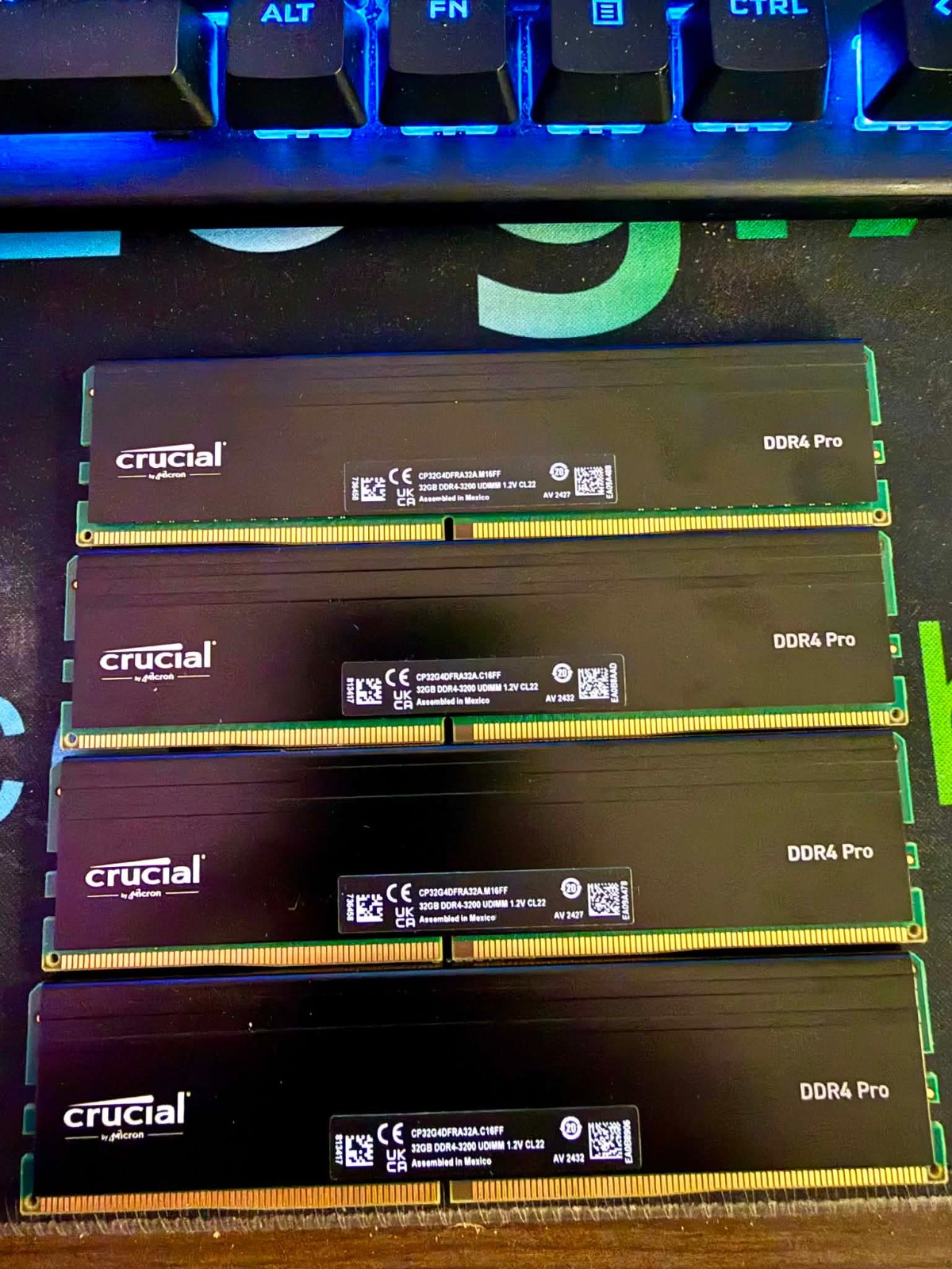 128GB Crucial Pro 32GB DDR4-3200 UDIMM DDR4 Pro Desktop RAM Memory (4x32GB)