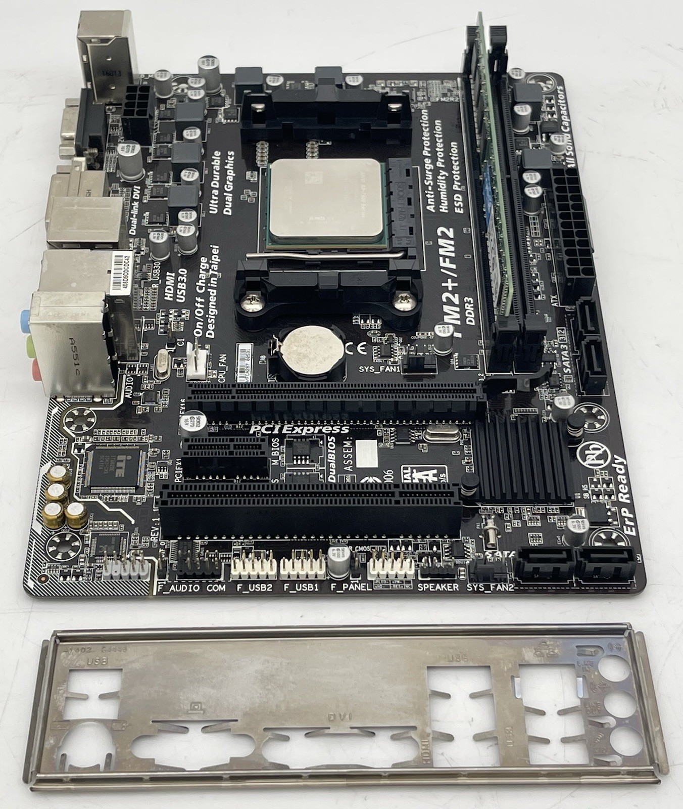 Gigabyte GA-F2A68HM-HD2 Motherboard w/ AMD A8-7600 Series 3.1GHz CPU 4GB RAM IO