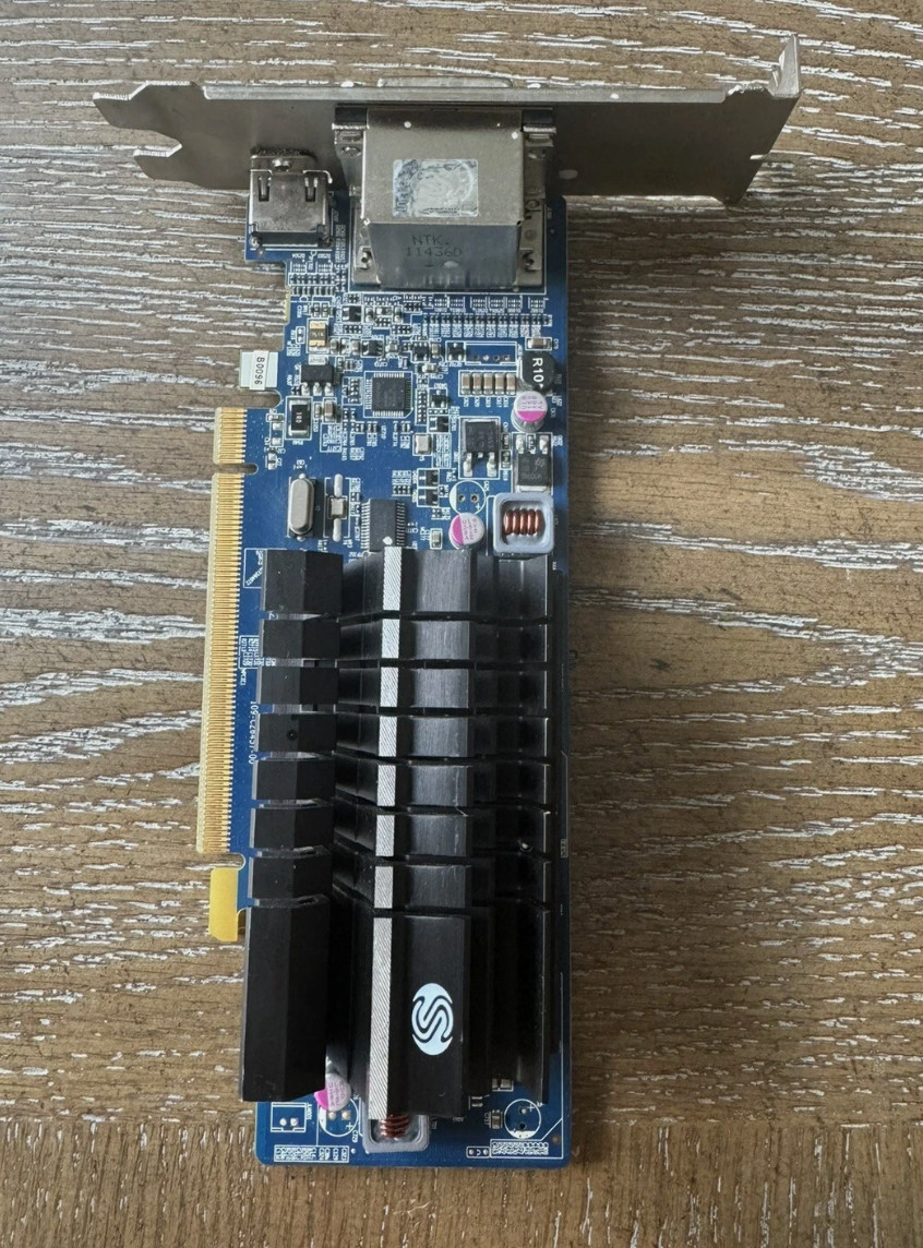 SAPPHIRE Radeon HD 6450 1GB 64-bit DDR3 PCI E 2.1 x16 HDCP 2x DVI + HDMI