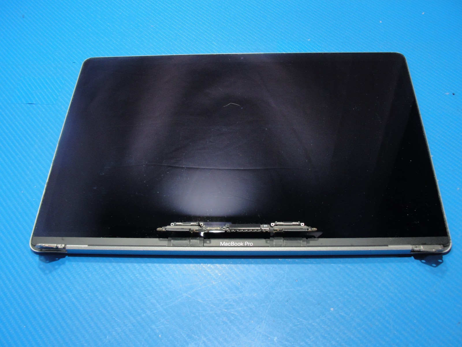 MacBook Pro A1990 15″ Mid 2019 MV902LL LCD Screen Assembly Gray 661-10355