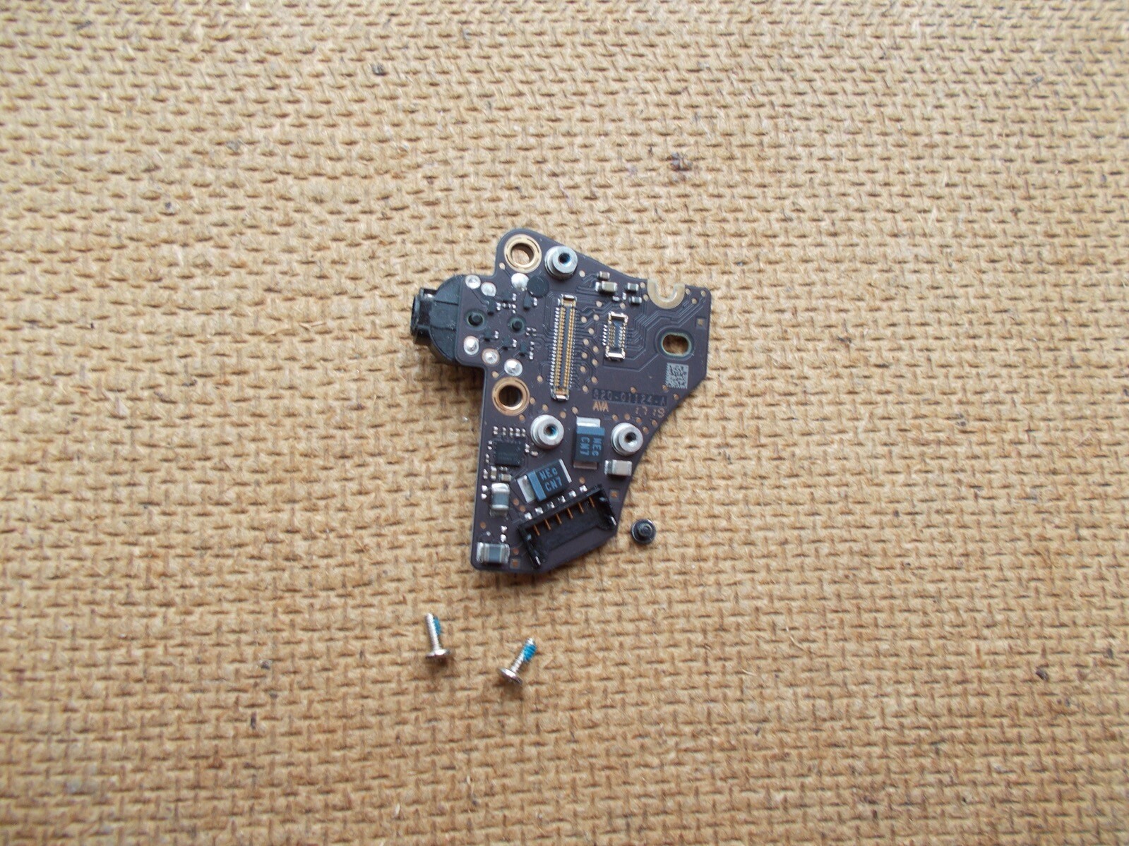 13″ MacBook Air A1932 Headphone Jack Audio Board L 2018 M 2019 | 820-01124-4