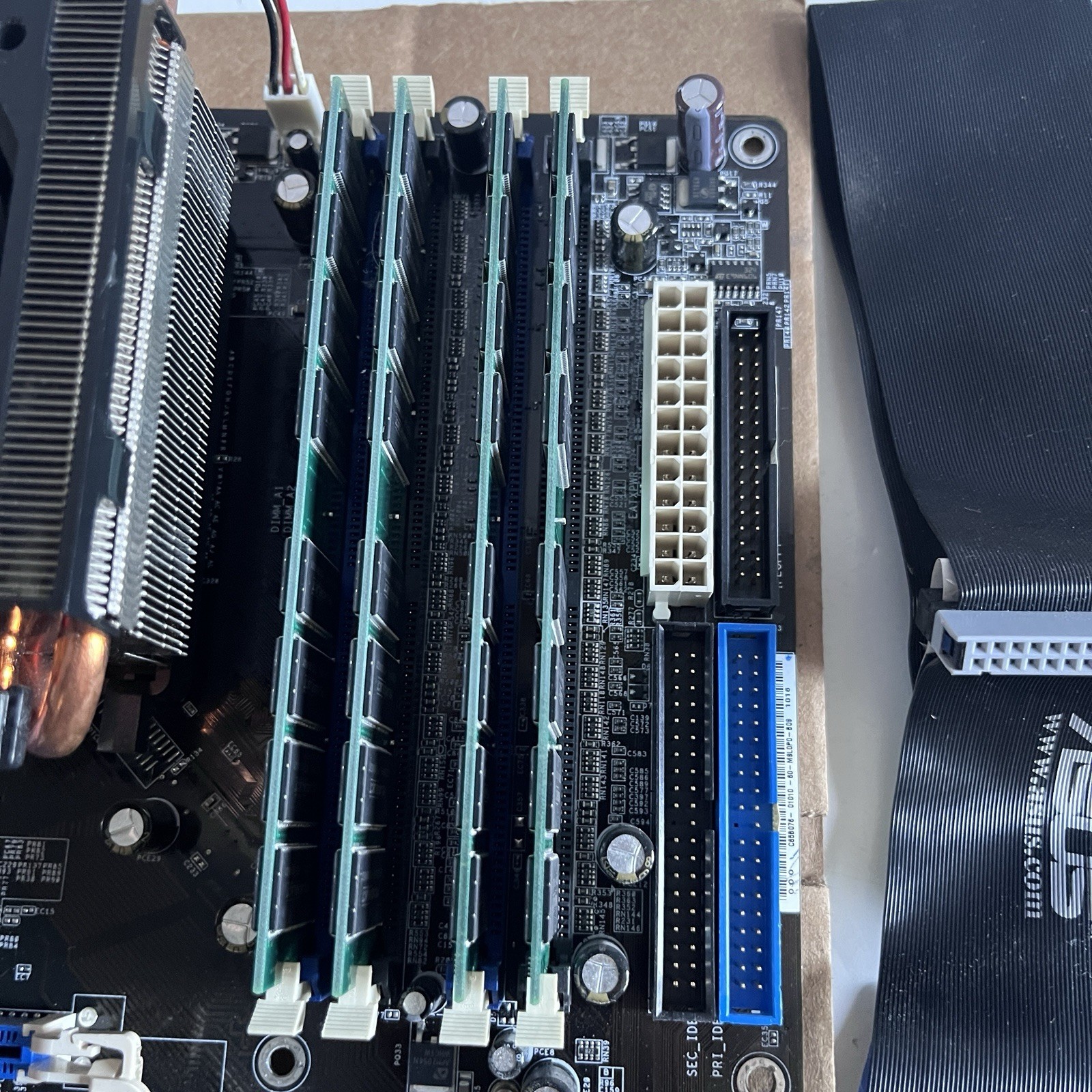 ASUS A8N-SLI Deluxe ATX Socket 939 AMD Athlon 64 X2 PNY 7800GT 2GB RAM READ