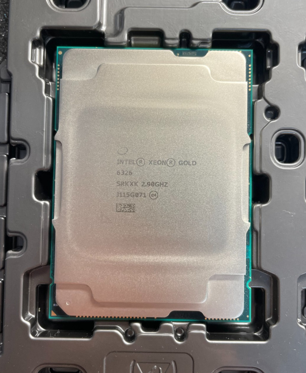 Intel SRKXK Xeon Gold 6326 2.9GHz 16 Core 185W 24MB Processor CPU