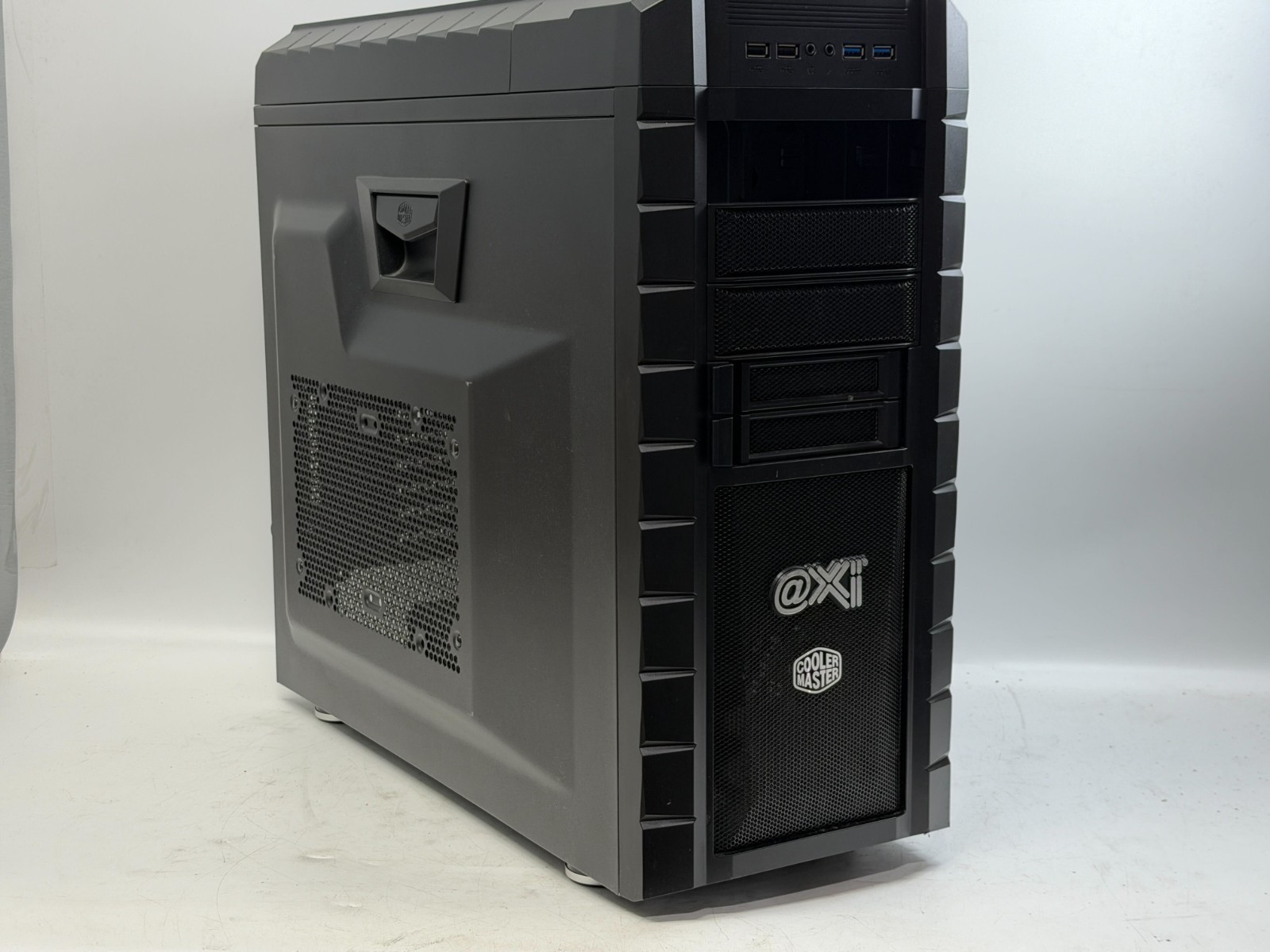 Cooler Master HAF XM – High Air Flow Mid Tower Computer Case w/ USB 3.0.