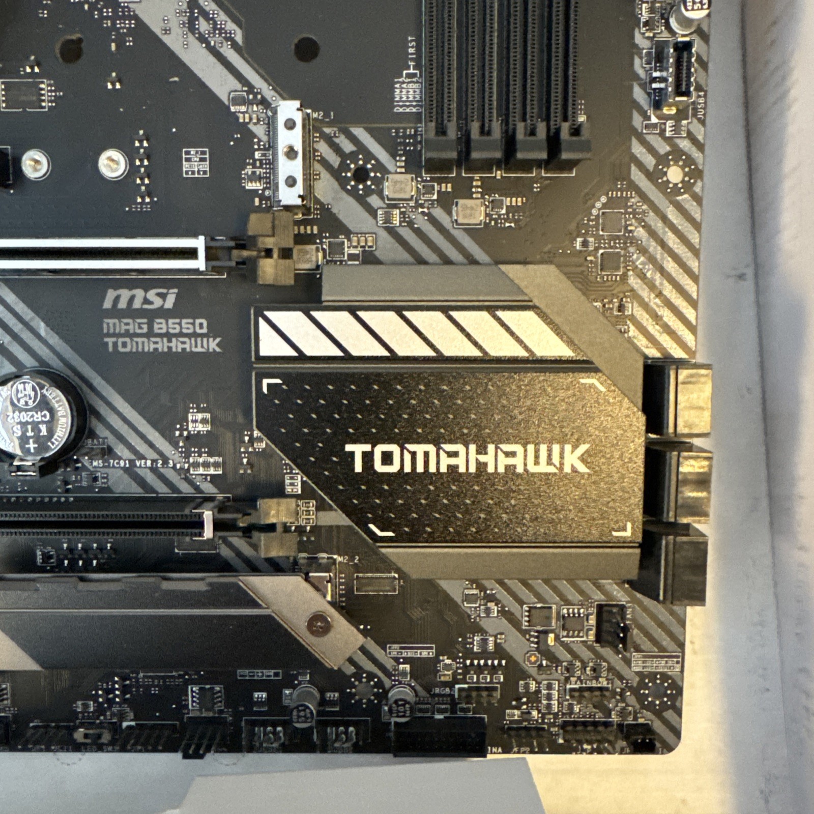 MSI MAG B550 Tomahawk ATX Motherboard AMD Socket AM4 DDR4 Gaming AS IS