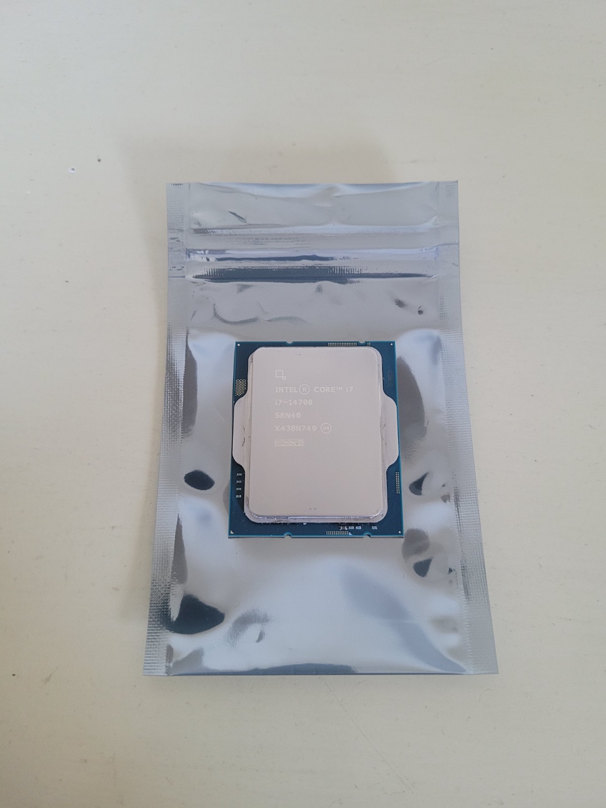 Intel Core i7-14700 processor/CPU SRN40 FCLGA1700 20 Cores PCIe Gen 5/Gen 4