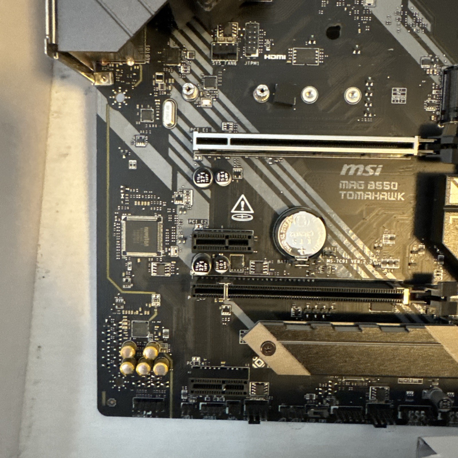 MSI MAG B550 Tomahawk ATX Motherboard AMD Socket AM4 DDR4 Gaming AS IS