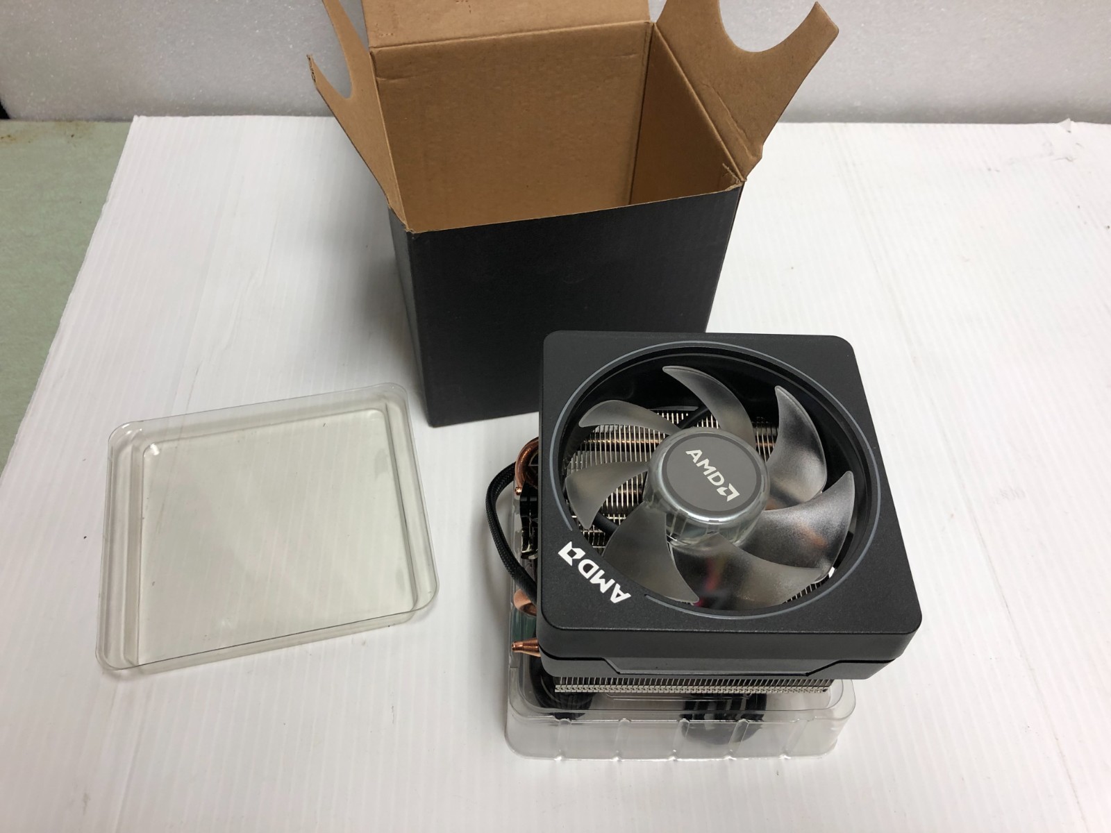 AMD Wraith Prism RGB AM4/AM2/AM3/AM3+ Heatsink Fan Cooler 712-000075 Rev E – NEW