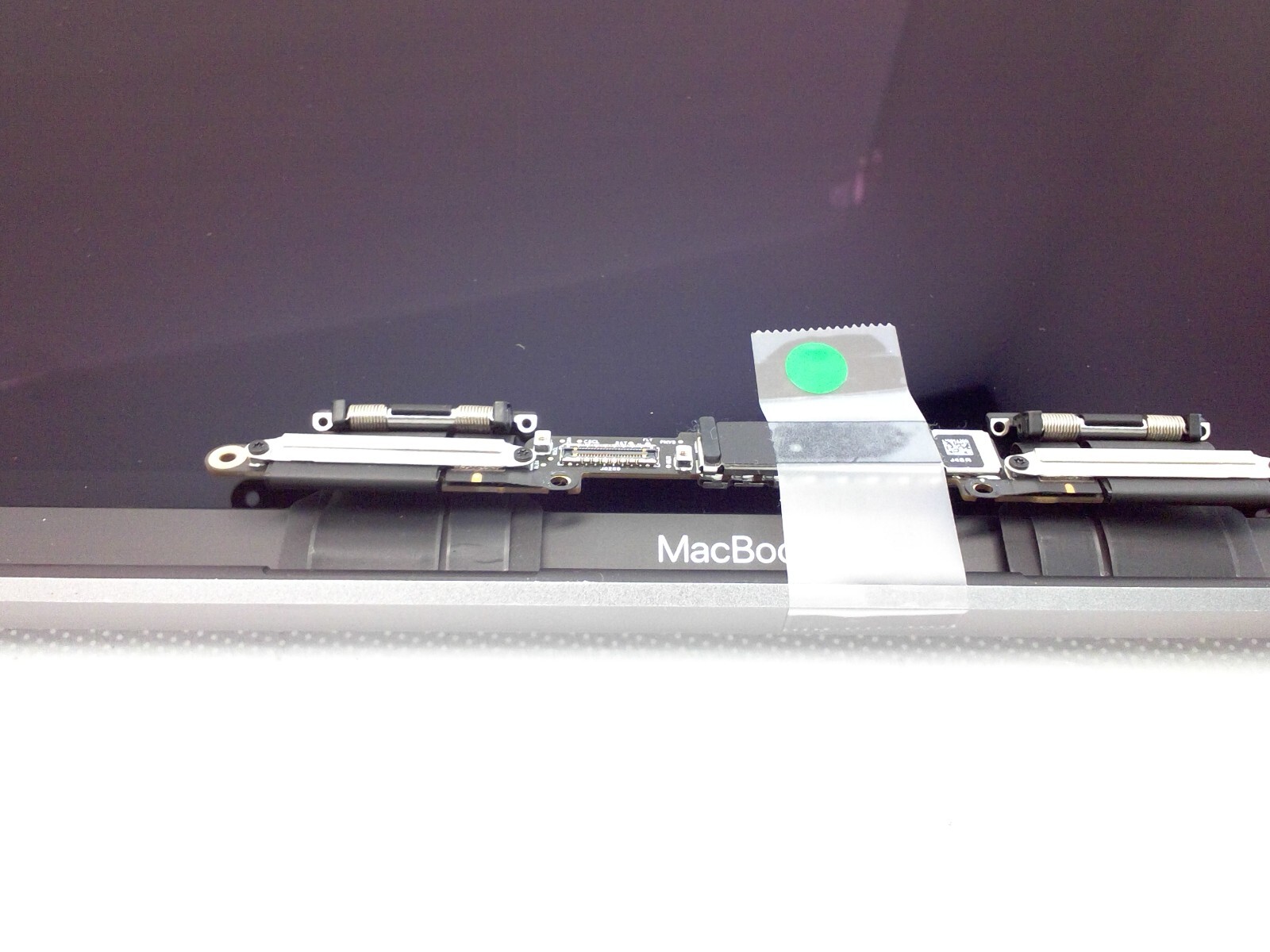 Apple LCD Screen Assembly for 15″ MacBook Pro A1990 2018 19 Replacements MV922LL