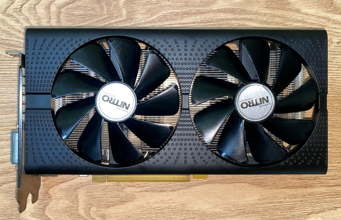 Sapphire Radeon Nitro Rx 470 8GB GDDR5 Dual HDMI / DVI-D / Dual DP OC (UEFI)