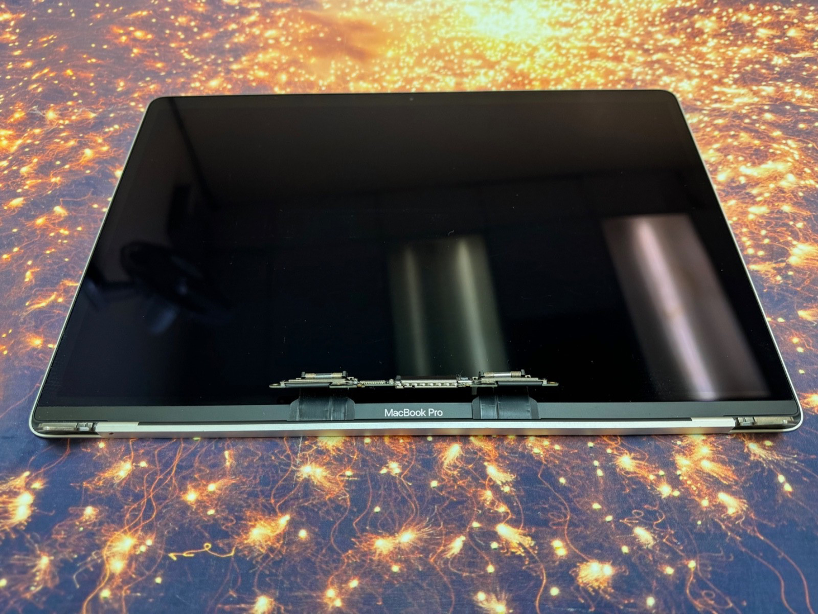 2020 A2338 M1 Genuine MacBook Pro 13″ LCD Display Assembly. SILVER