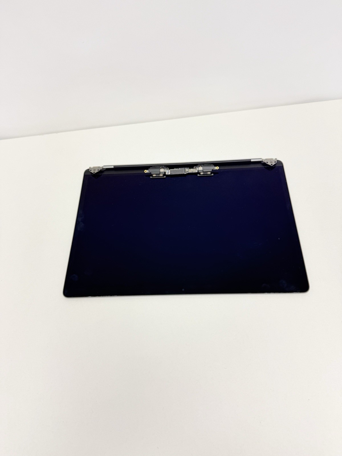 Geniune Apple LCD Screen Assembly MacBook Pro 15 A1990 2018 2019 GRAY