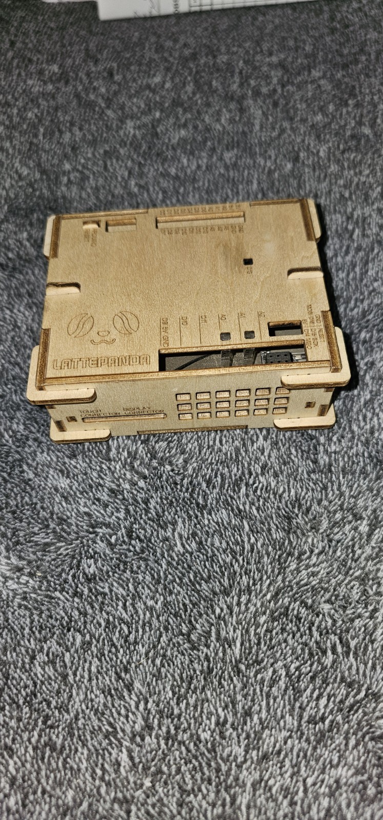 LattePanda V1.0 Single Board Computer 4GB/64GB Intel Z8300 Win10/Linux Wood Case