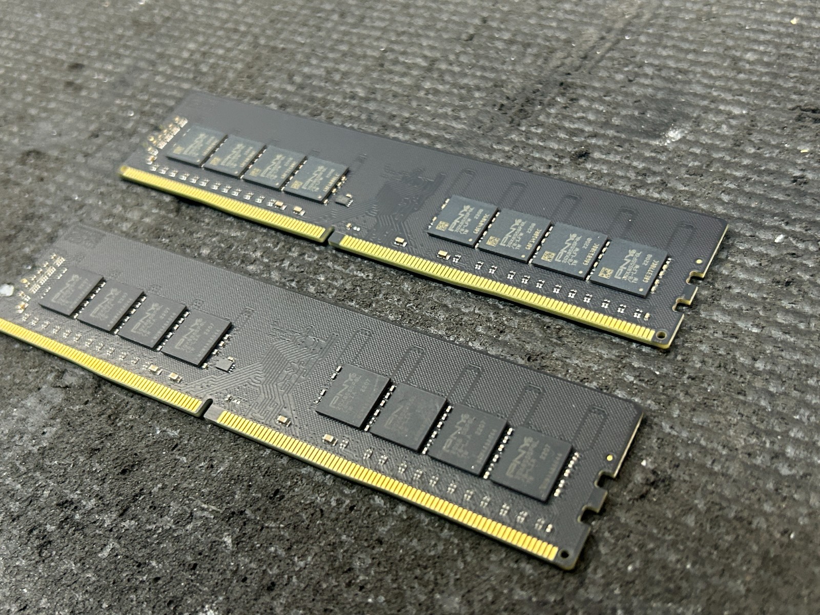 PNY DDR4 SDRAM 64GB (2x32GB) PC4-21300 288-Pin DIMM Desktop RAM