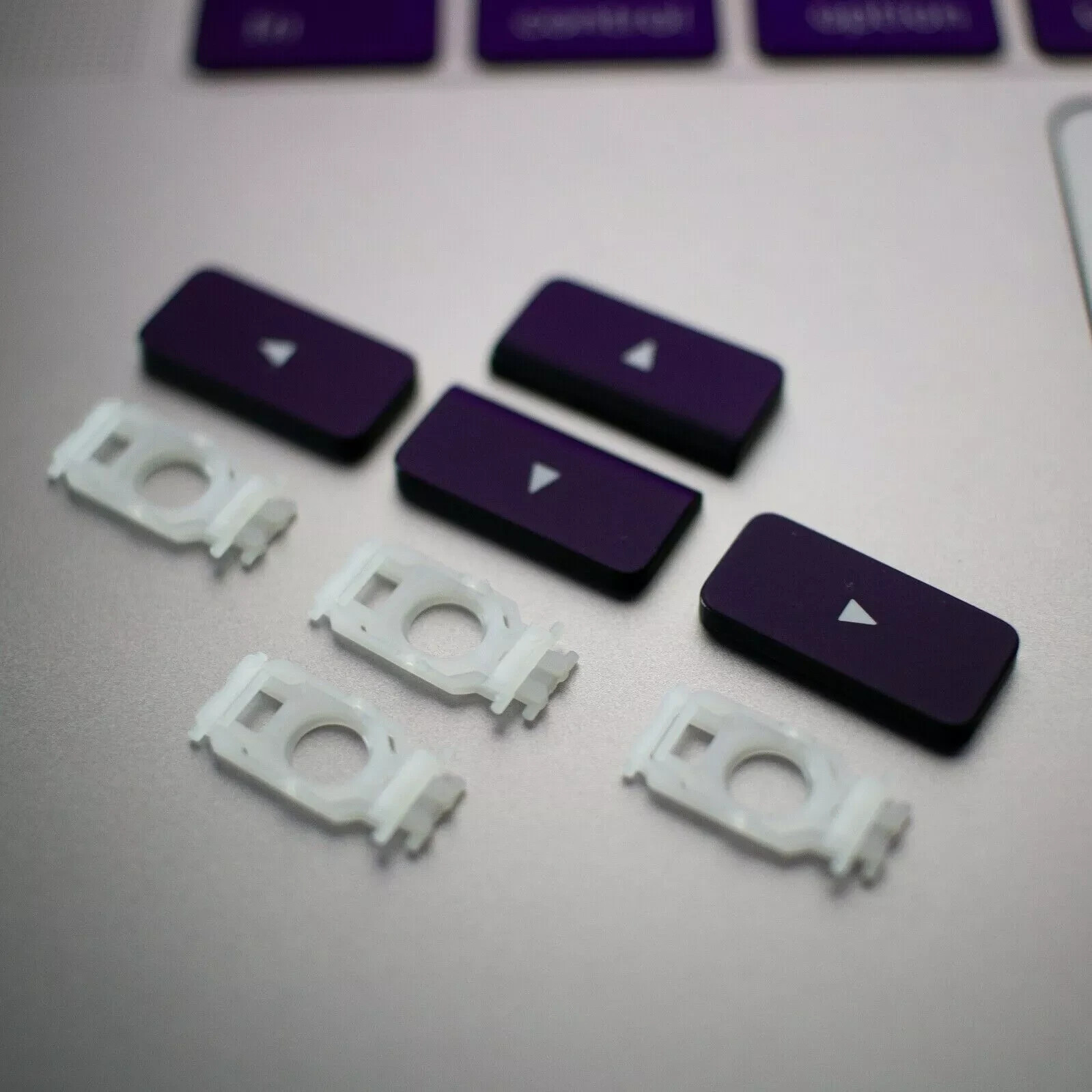 New Arrow Key Cap Hinge Clip For MacBook Pro M1 M2 A2337 A2681 A2179 A2442 A2485