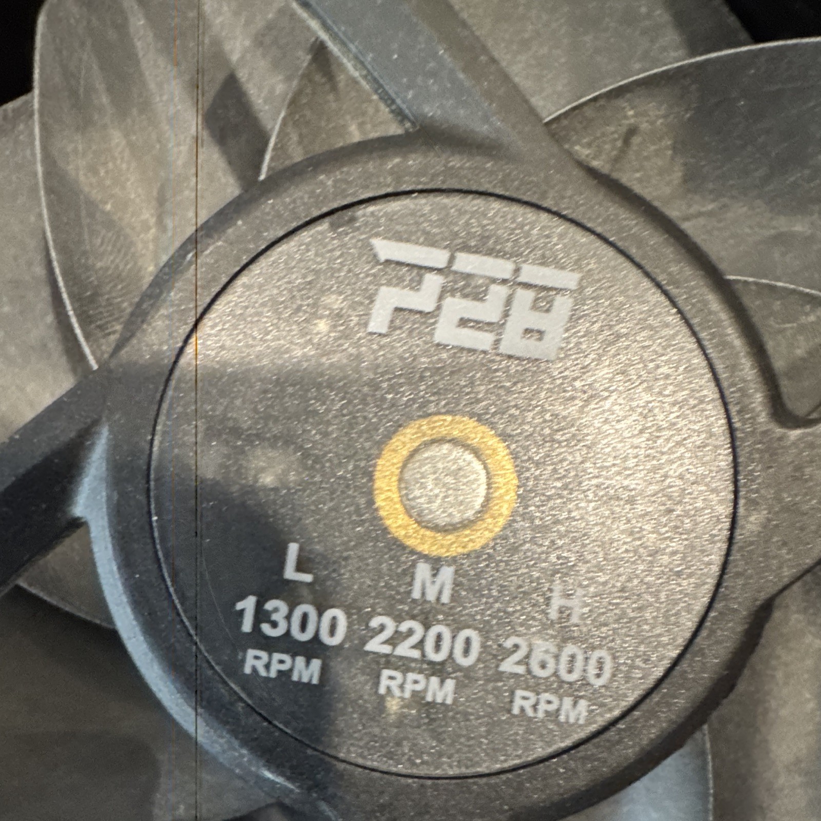 Lot of 8 Lian Li UNI Fan P28 140mm Black PWM 4-Pin 2600RPM 109.3CFM