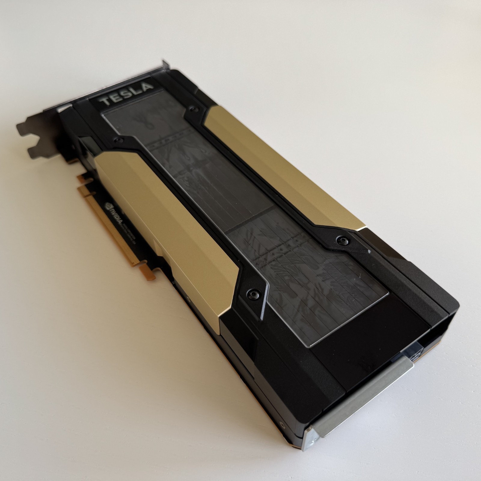 NVIDIA Tesla V100 32GB PCIe HBM2 GPU 250W CUDA Accelerator Graphics Card