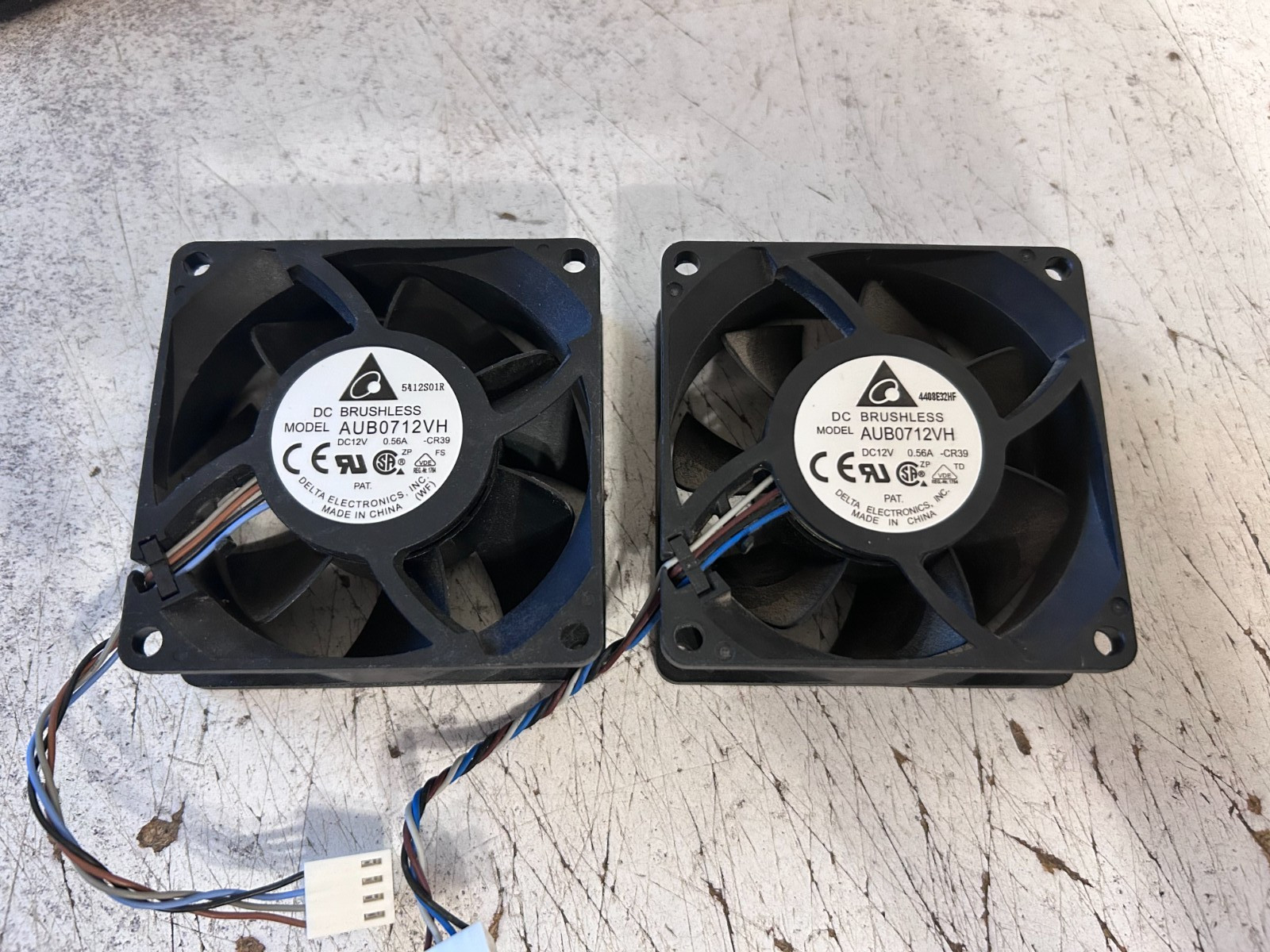 Lot of 2 Delta DC Brushless AUB0712VH 4 Pin Cooling Fans 70 x 25 Quick Ship