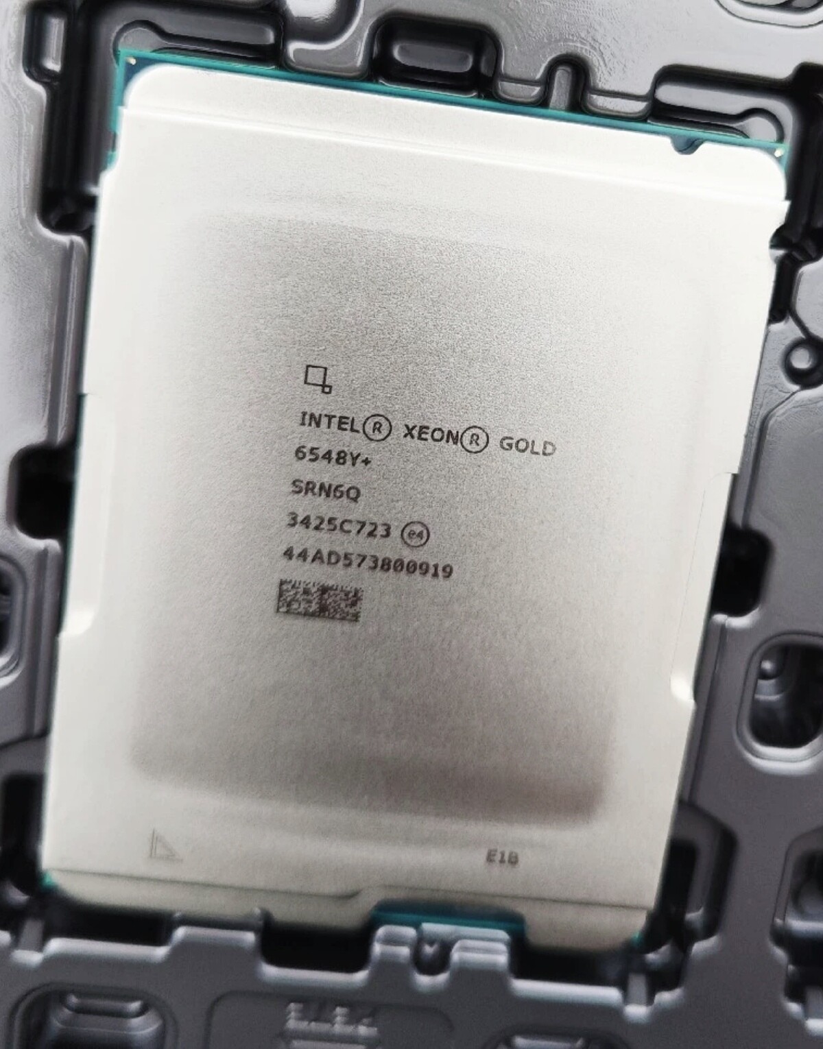 Intel Xeon Gold 6548Y+ CPU 32Core 2.50GHz~4.10GHz 250W TPD