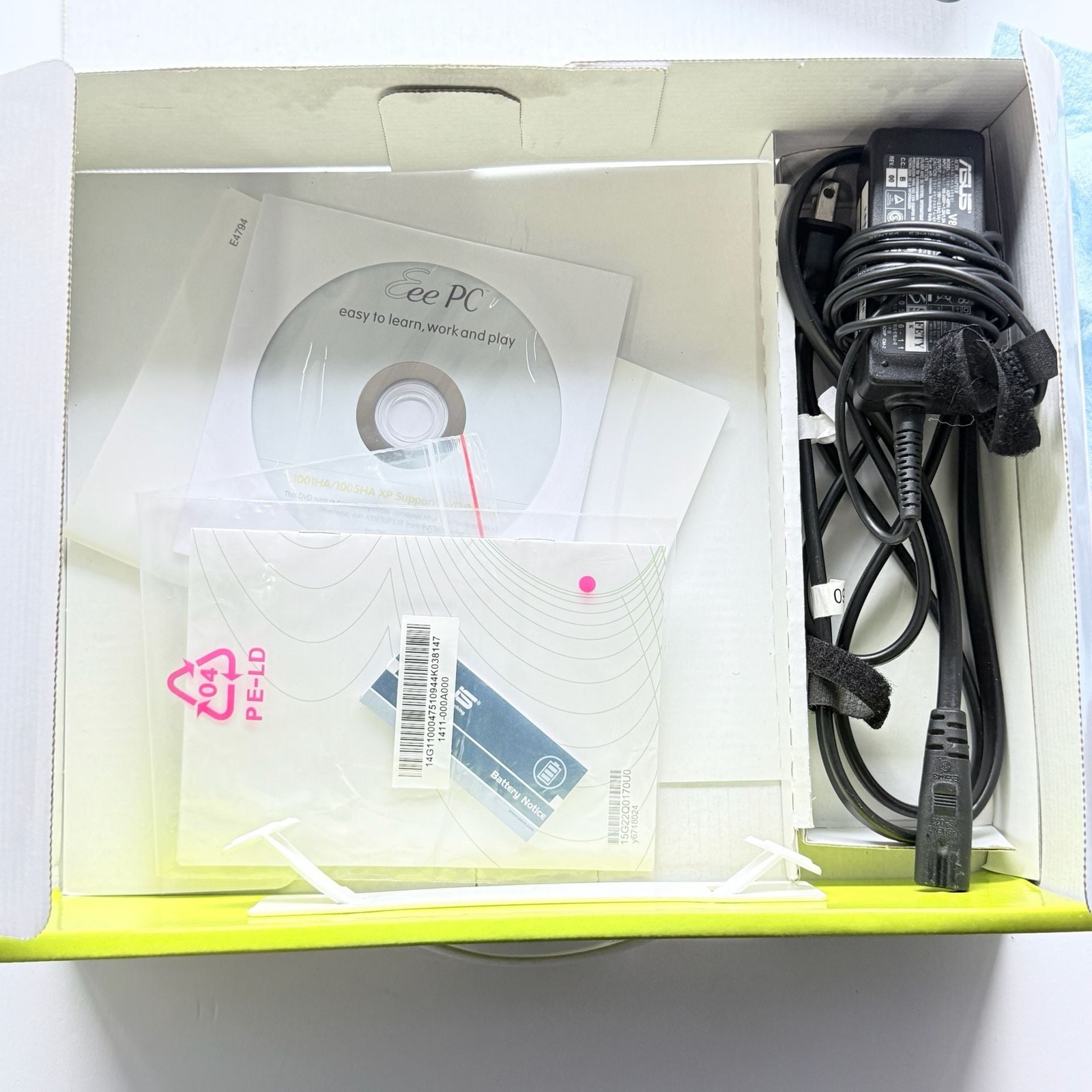 ASUS Eee PC Seashell 1005HA Netbook Black with Original Box