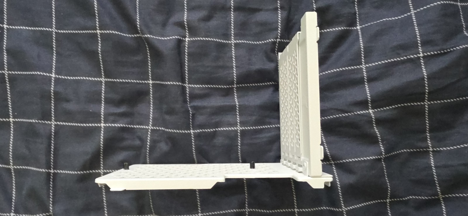 Corsair 6500 Series Vertical GPU Mount Kit (RISER CABLE NOT INCLUDED)
