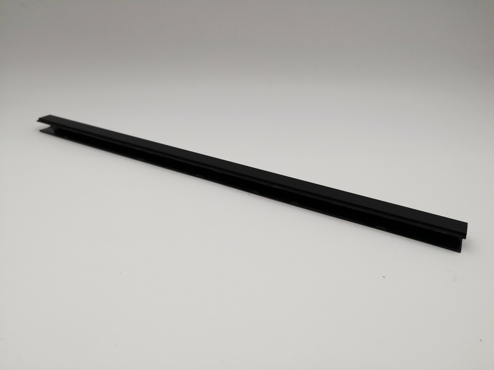 NEW DISPLAY HINGE CLUTCH COVER for Apple MacBook Pro 17″ A1297 2009 2010 2011