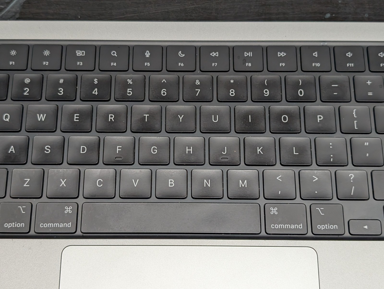 OEM Apple MacBook Pro 14″ M1 2021 A2442 Top Case Keyboard Trackpad Silver – A