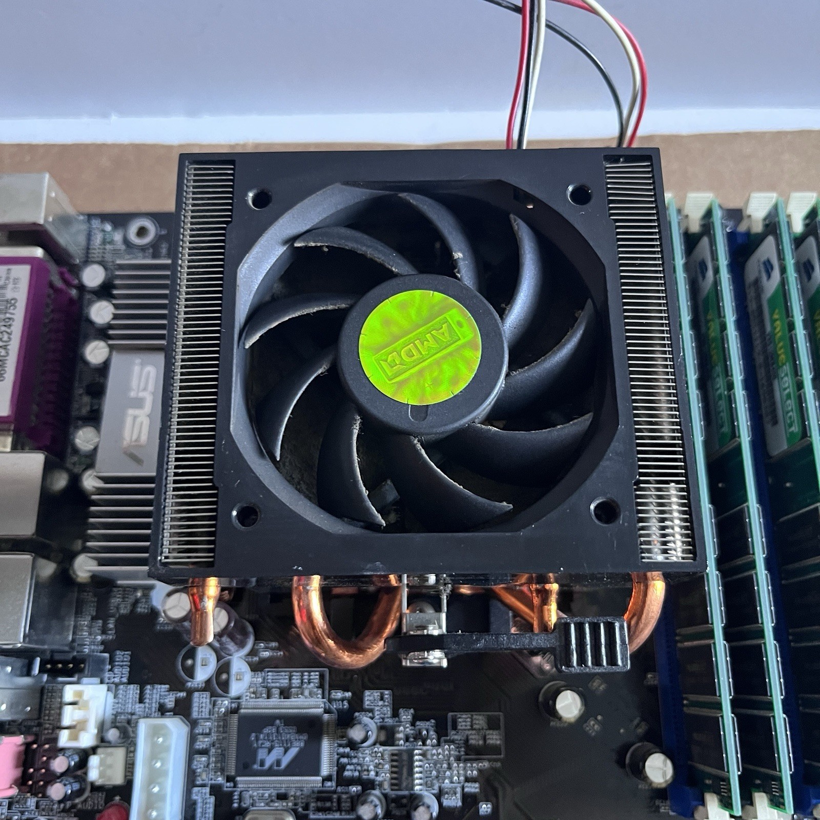 ASUS A8N-SLI Deluxe ATX Socket 939 AMD Athlon 64 X2 PNY 7800GT 2GB RAM READ
