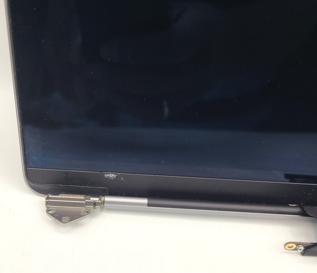 15″ MacBook Pro A1707 Silver 2016 2017 Display LCD Assembly / Defect Left Side
