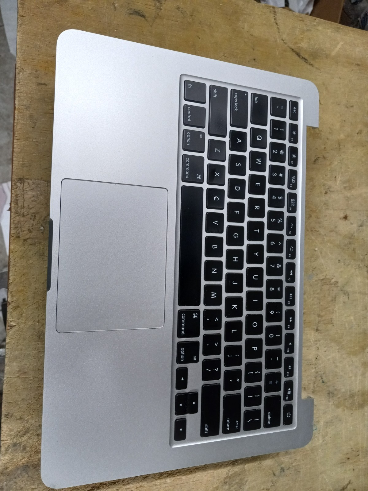 MacBook Pro 13″ A1502 Early 2015 Top Palmrest w/ TOUCHPAD Keyboard – CLEAN