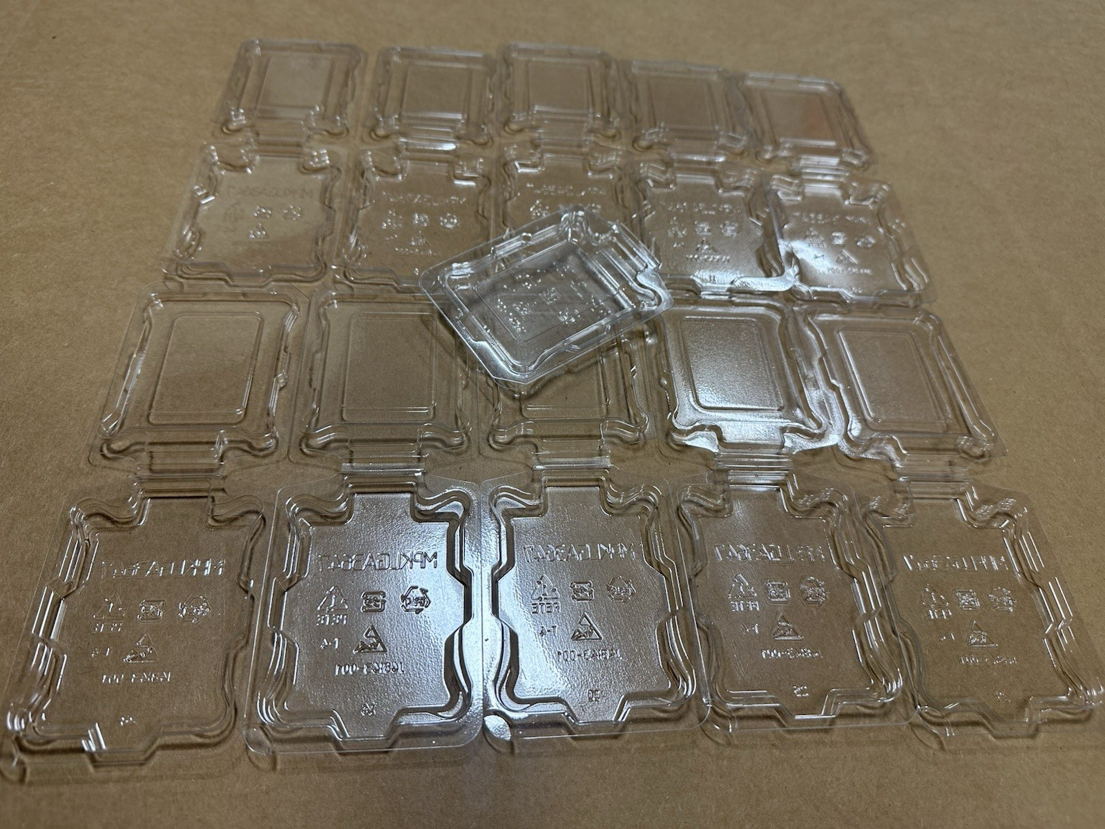 10pcs CLAM SHELL LGA3647 CPU PROTECTIVE CASE FOR Intel Xeon GOLD 6252 6230