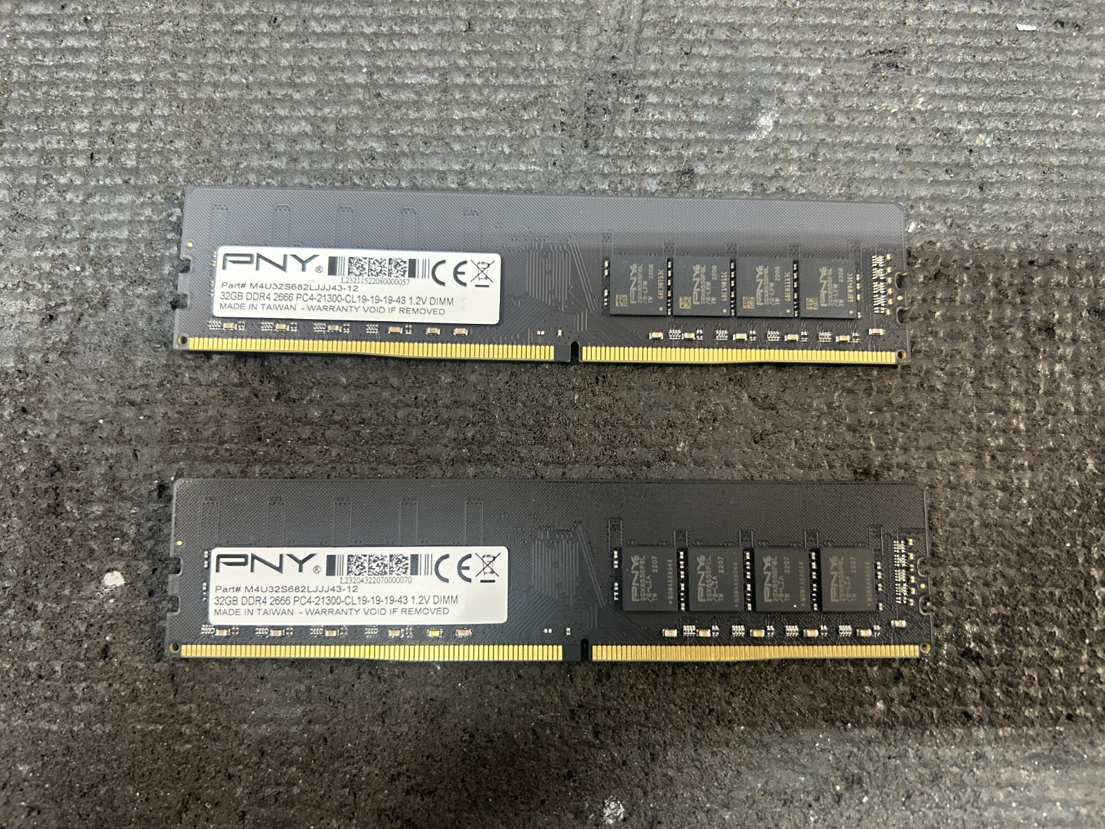 PNY DDR4 SDRAM 64GB (2x32GB) PC4-21300 288-Pin DIMM Desktop RAM