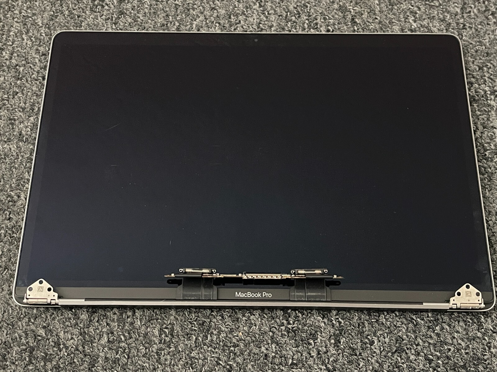 Original Macbook Pro 15″ A1707 2016 2017 LCD Display Assembly Silver – Grade B