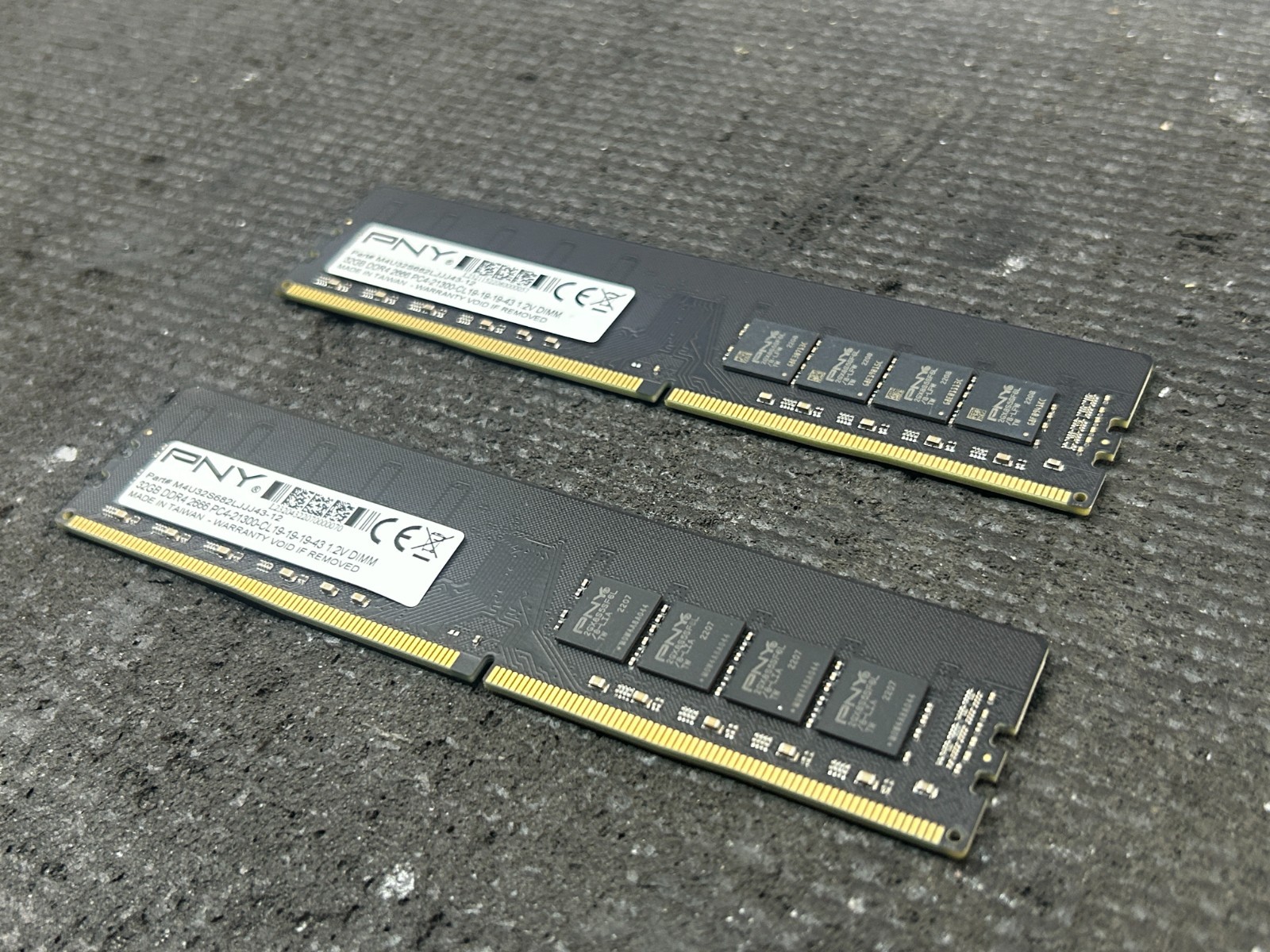 PNY DDR4 SDRAM 64GB (2x32GB) PC4-21300 288-Pin DIMM Desktop RAM