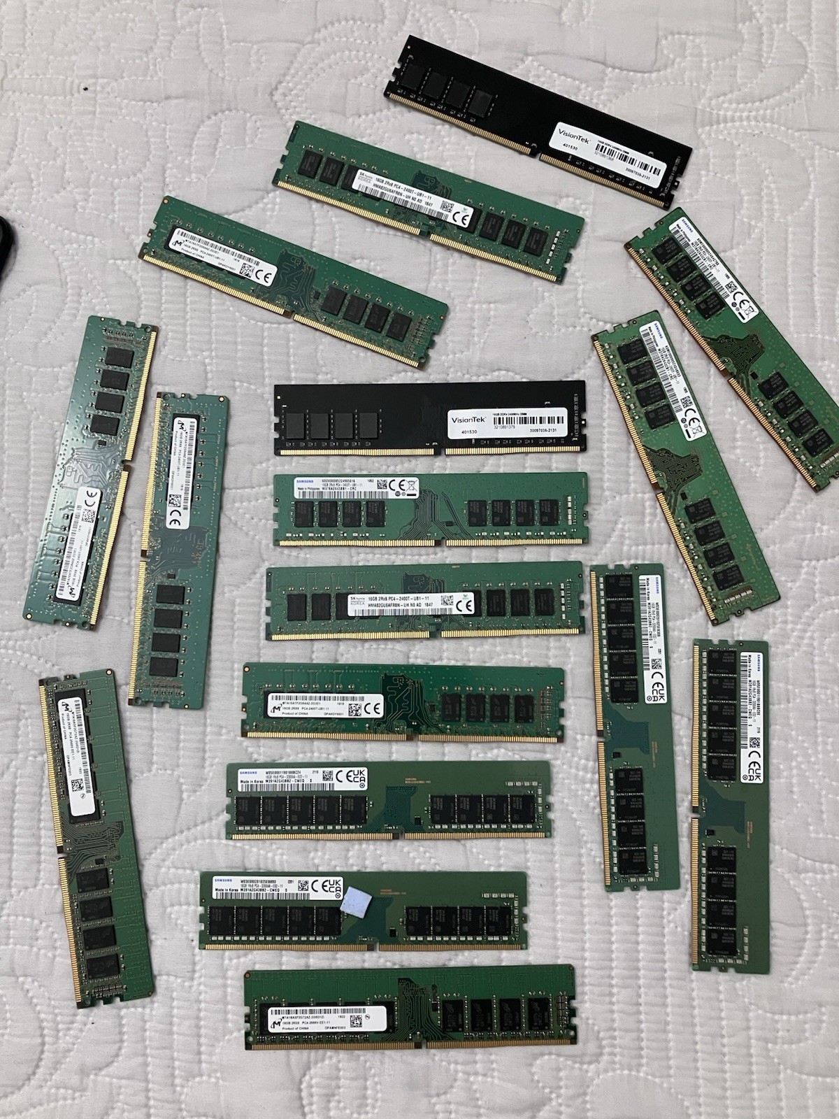 Lot of 17 16GB DDR4 Desktop RAM PC4 2400T 2666V 3200AA Mixed Tested Memory