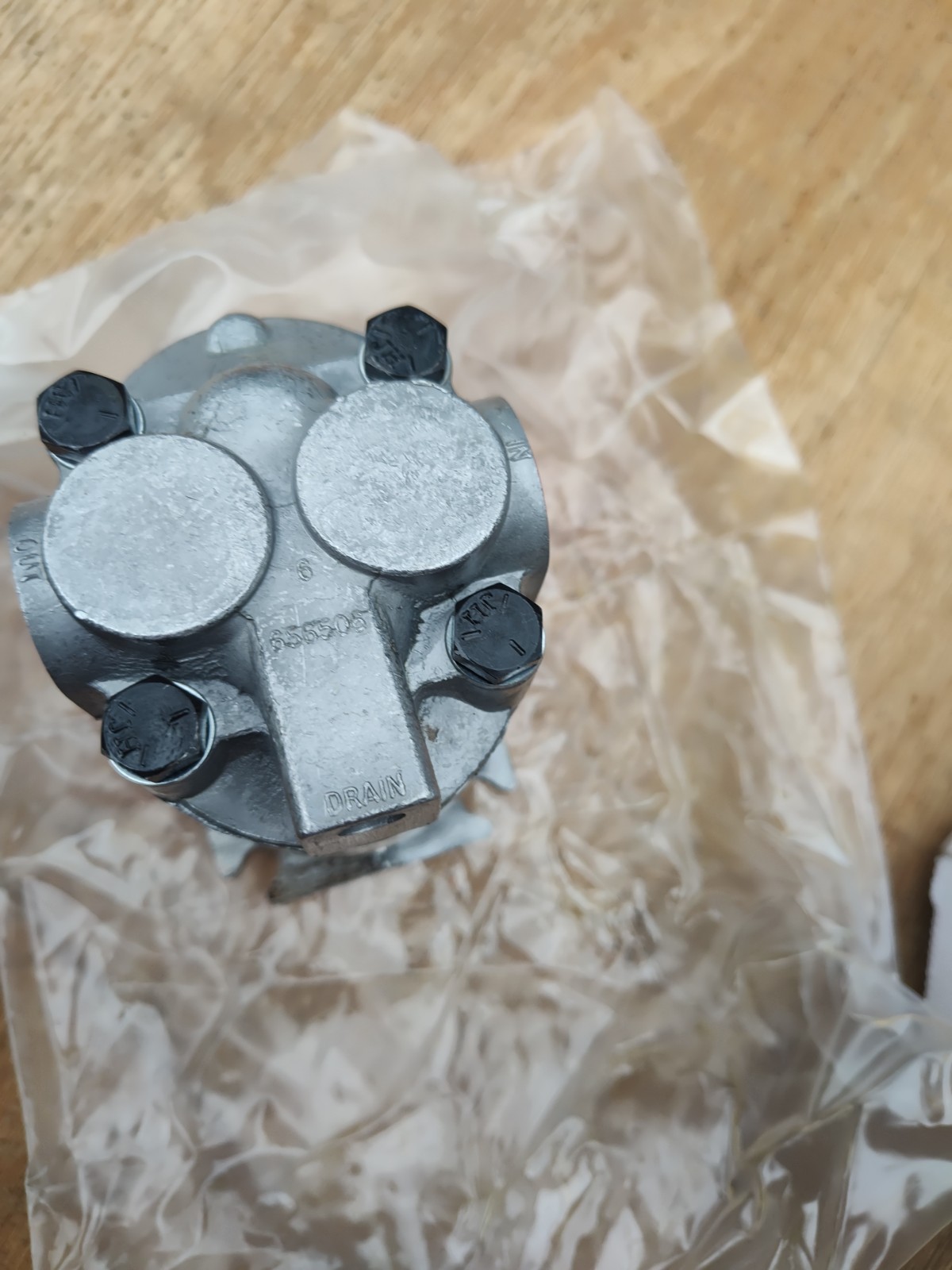 PARKER D27X2905 HYDRAULIC GEAR PUMP X0623 46634 NEW ORIGINAL BOX