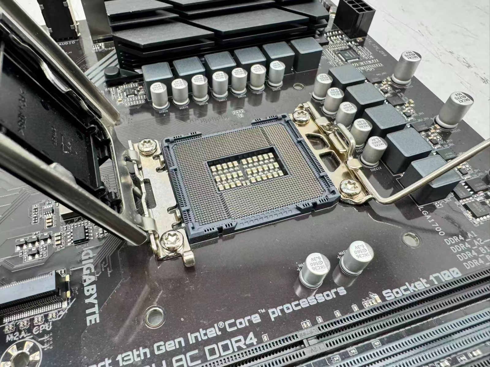 GIGABYTE B760 DS3H AC DDR4 Intel LGA 1700 ATX Motherboard