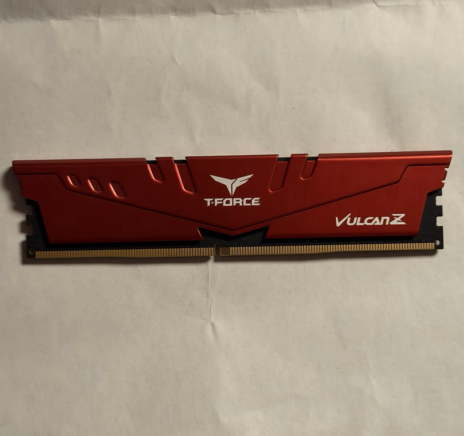 TEAMGROUP T-Force Vulcan Z 16GB (1x16GB) DDR4 3200MHz DIMM 288-Pin CL16 Red