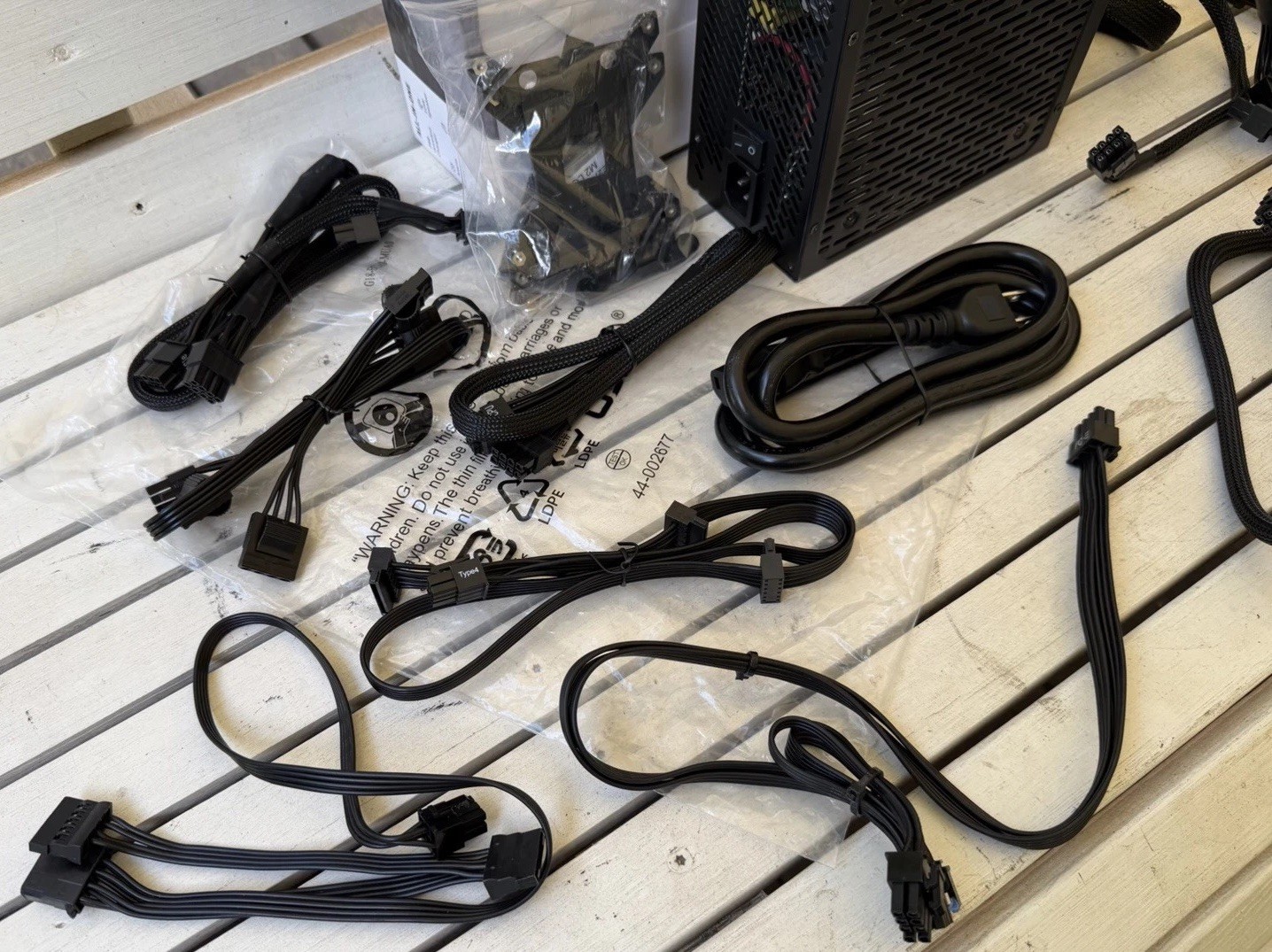 Yeyian Raiden 650W Power Supply 80+ Gold (Used)- Includes Corsair RM1000x Cables
