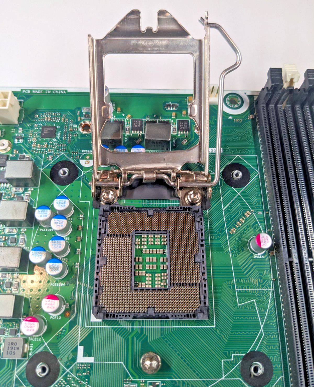 Dell Precision 3630 Tower Motherboard LGA1151 DDR4 IPCFL-TB Y2K8N &I/O – TESTED
