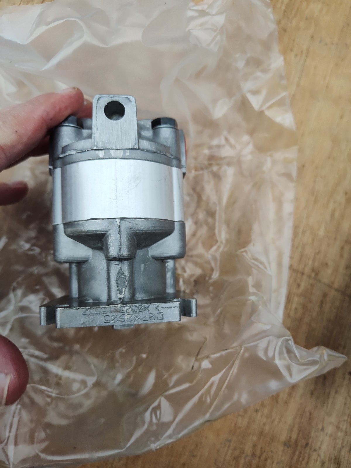 PARKER D27X2905 HYDRAULIC GEAR PUMP X0623 46634 NEW ORIGINAL BOX