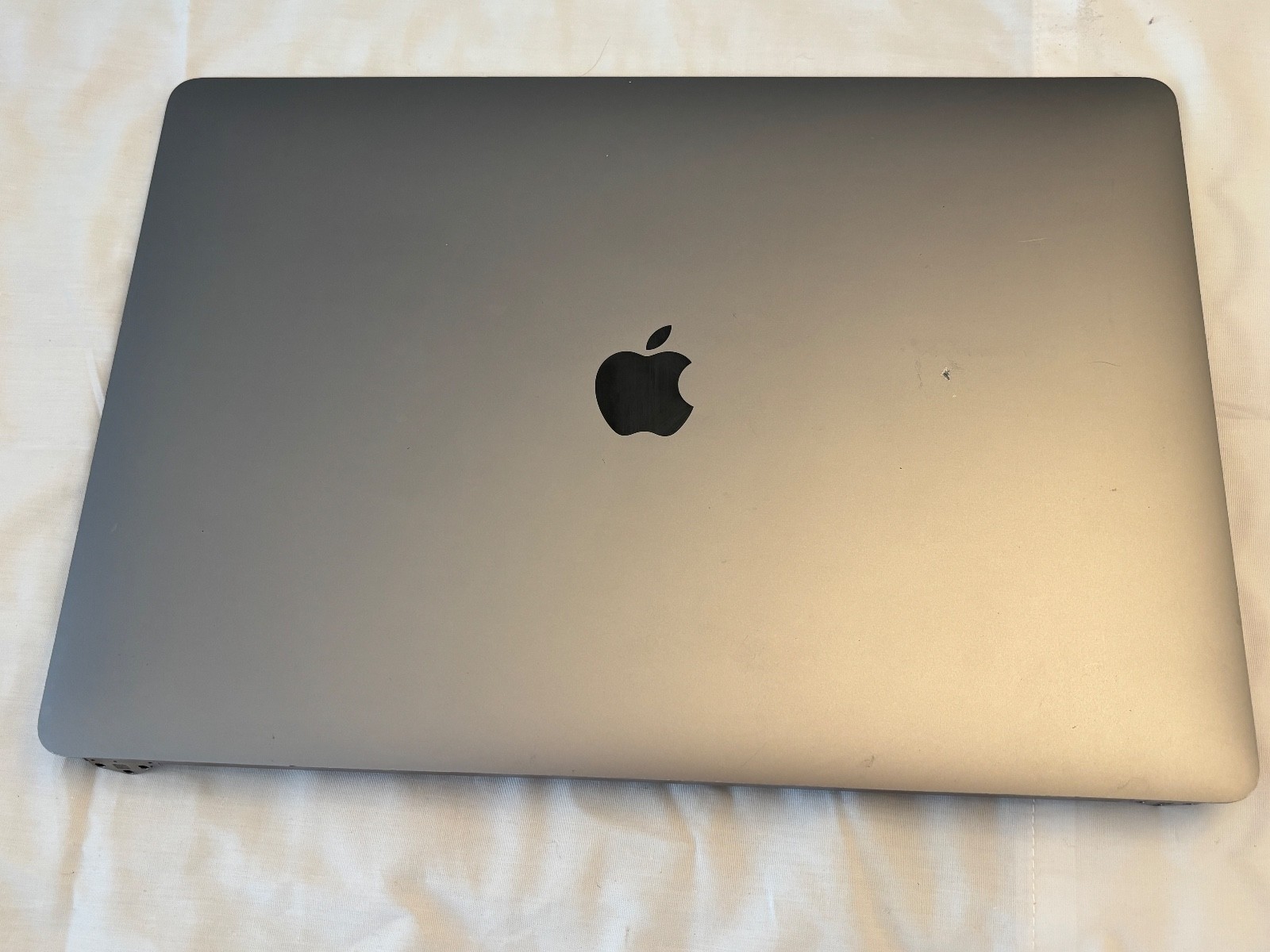 Geniune Apple LCD Screen Assembly MacBook Pro 15 A1990 2018 2019 GRAY