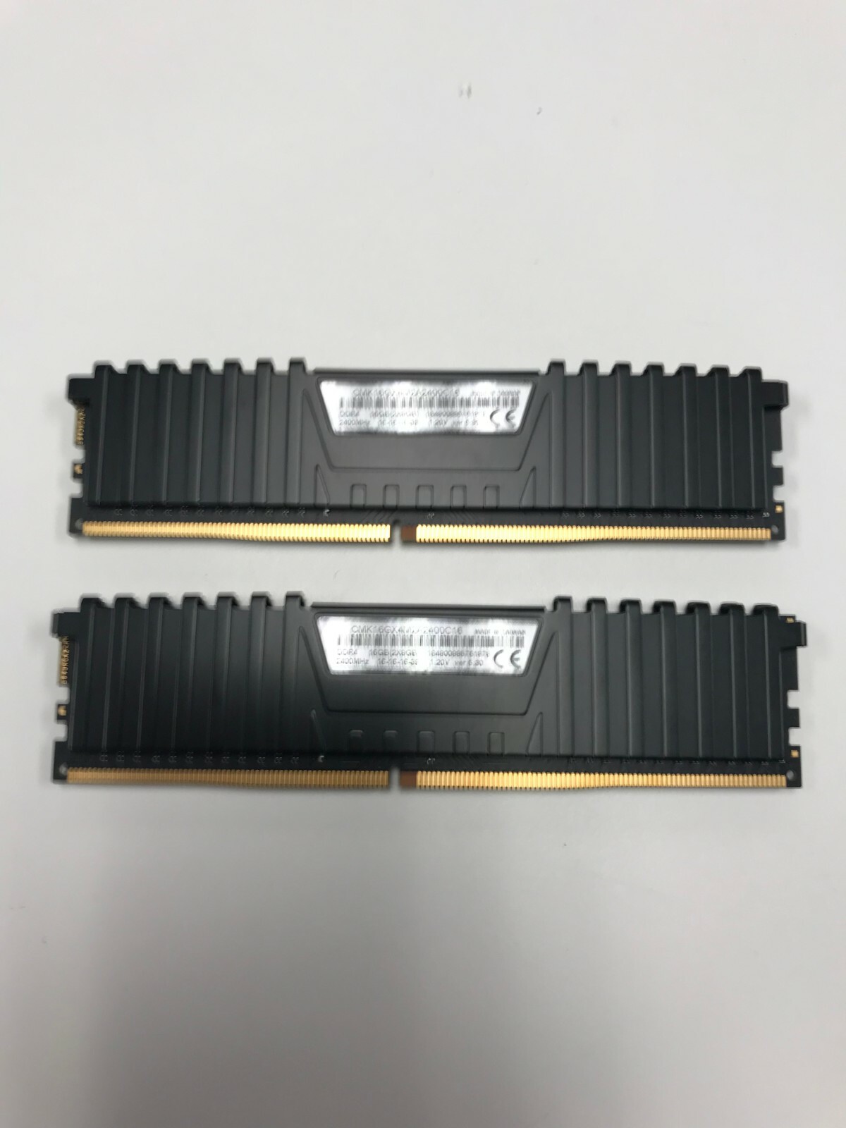 CORSAIR VENGEANCE LPX 16GB (2 x 8GB) 2400 MHz DDR4 RAM CMK16GX4M2A2400C16