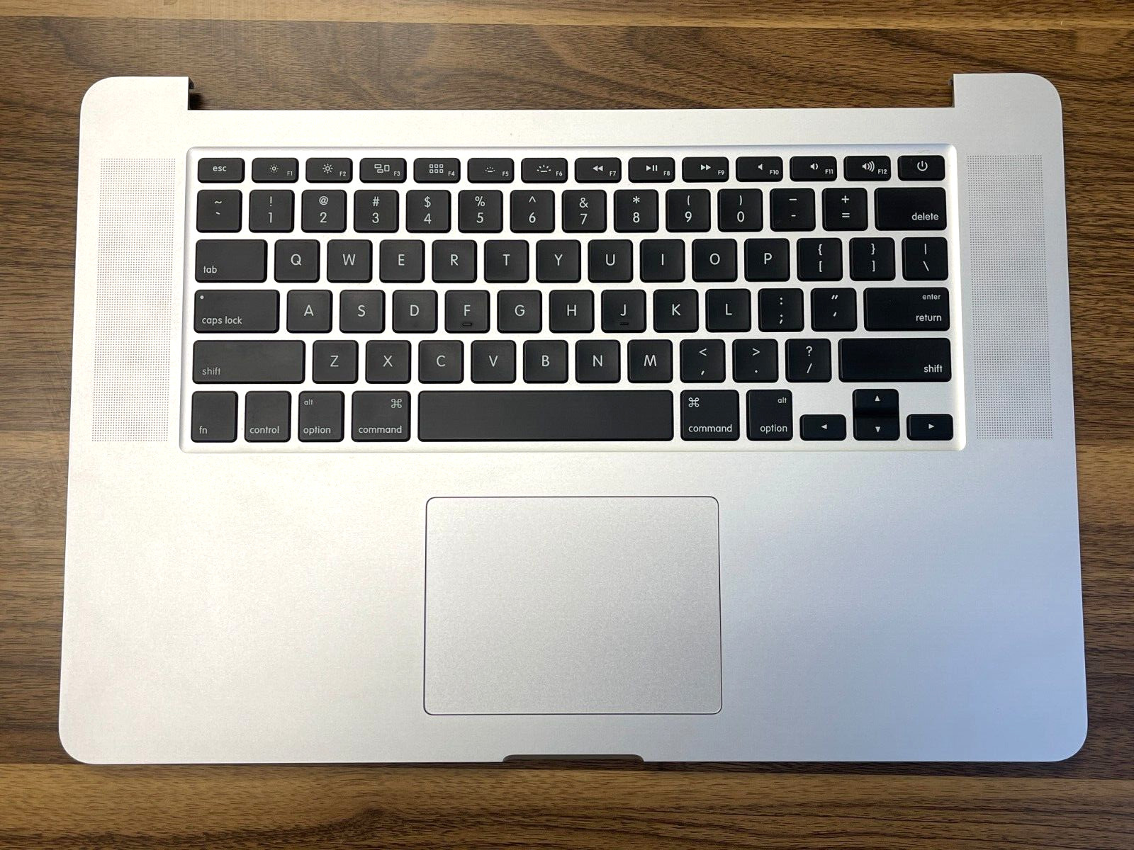 OEM MacBook Pro 15′ A1398 2013 2014 Palmrest + Touchpad + Keyboard + WORKING Bat