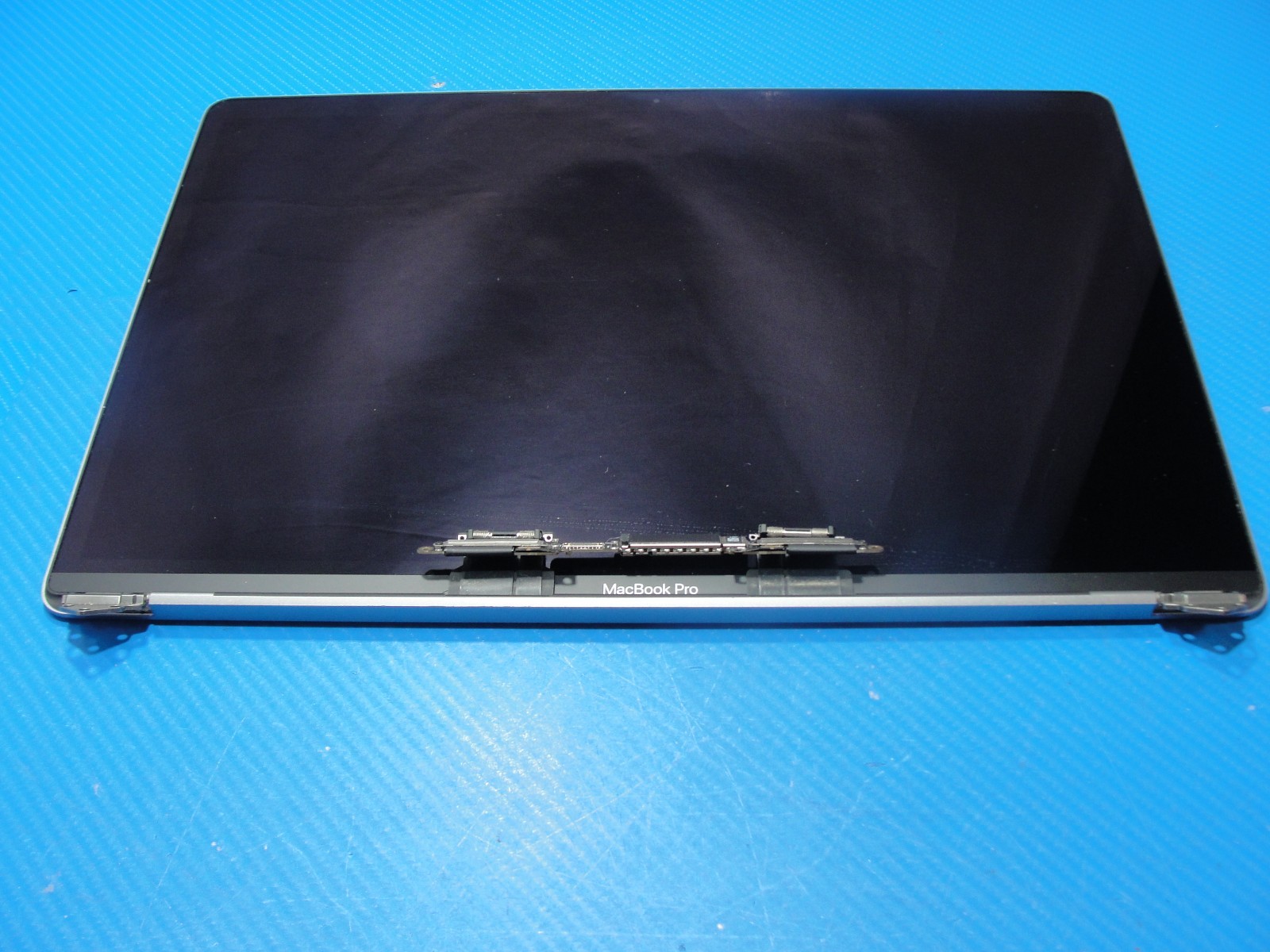 MacBook Pro A1990 2018 MR932LL 15″ Glossy LCD Screen Assembly Gray 661-10355