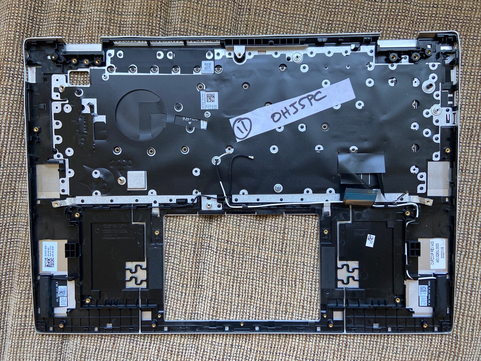 Dell Inspiron 16 5625 5620 Palmrest Bcl Kbd 0HJ5PC B71 Small Dent Corner