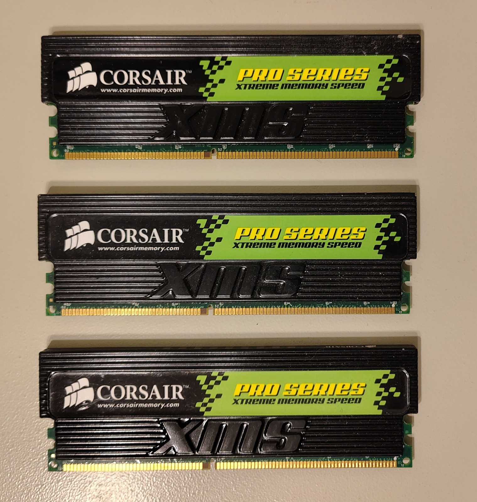 Corsair XMS Pro 3GB (3x1GB) DDR1 RAM DDR400 PC3200 CMX1024-3200PRO LED Retro